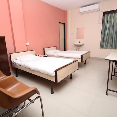 Hotel Gomatgiri Aurangabad  Bagian luar foto