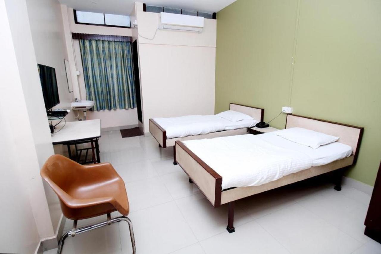 Hotel Gomatgiri Aurangabad  Bagian luar foto