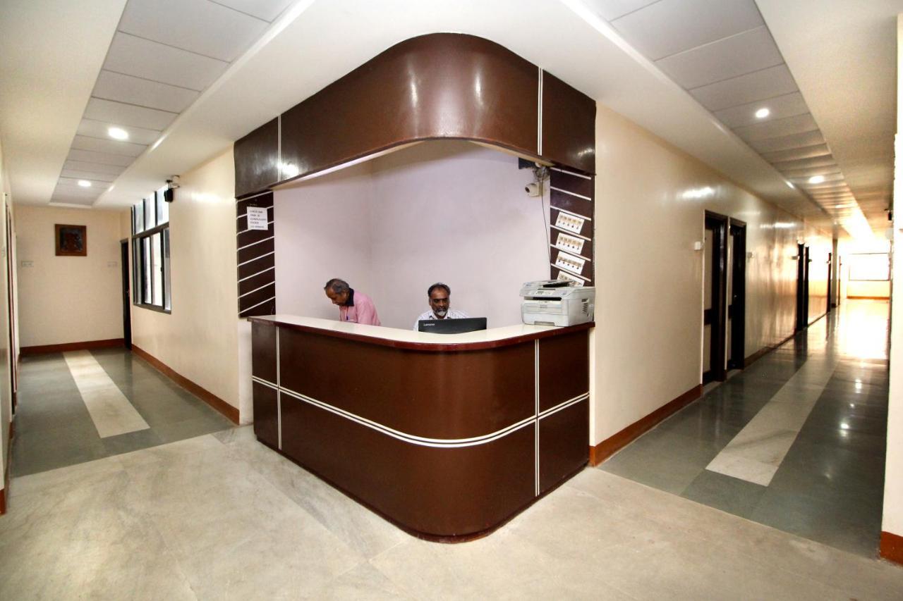 Hotel Gomatgiri Aurangabad  Bagian luar foto