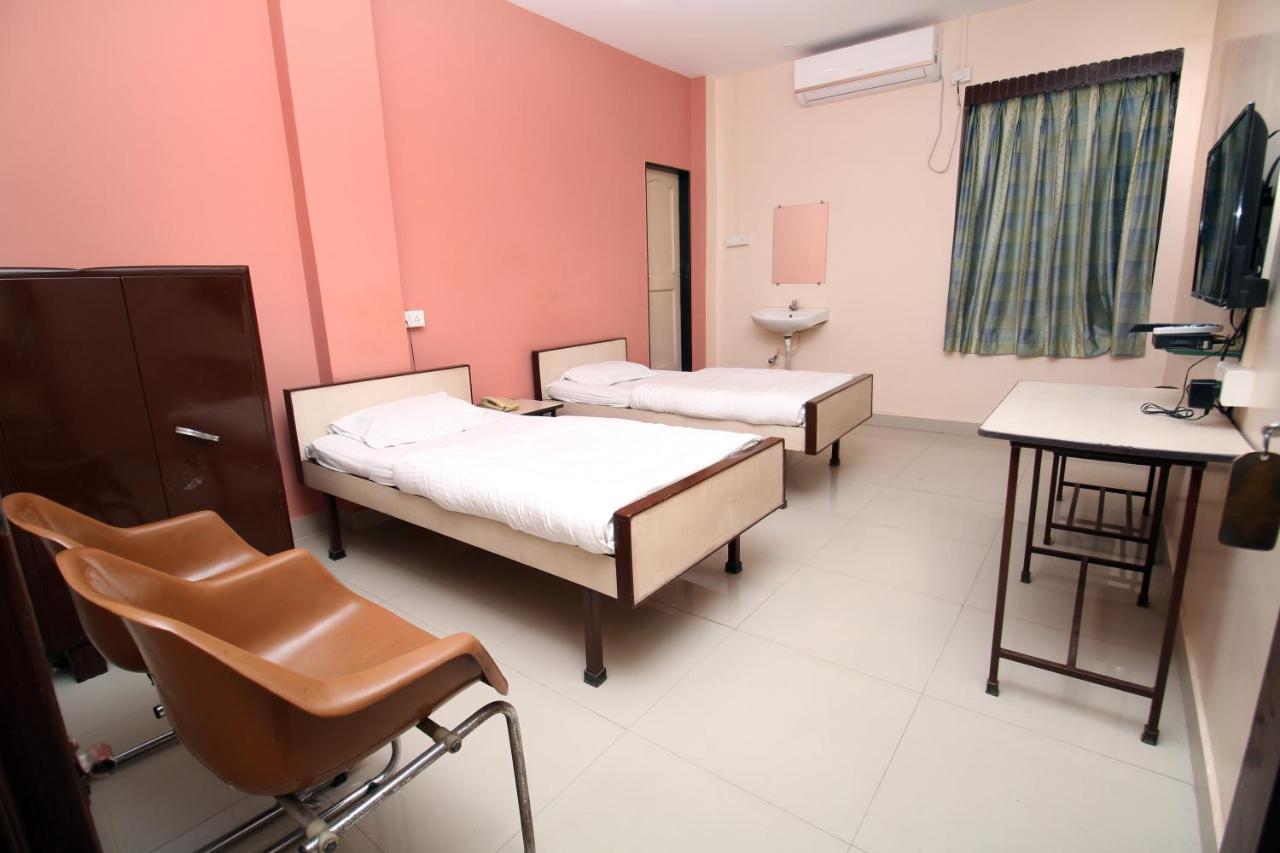 Hotel Gomatgiri Aurangabad  Bagian luar foto