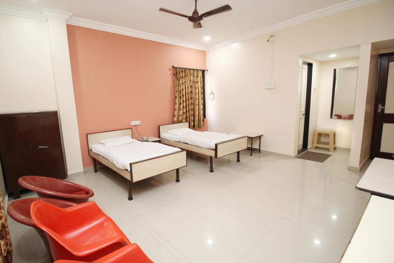 Hotel Gomatgiri Aurangabad  Bagian luar foto