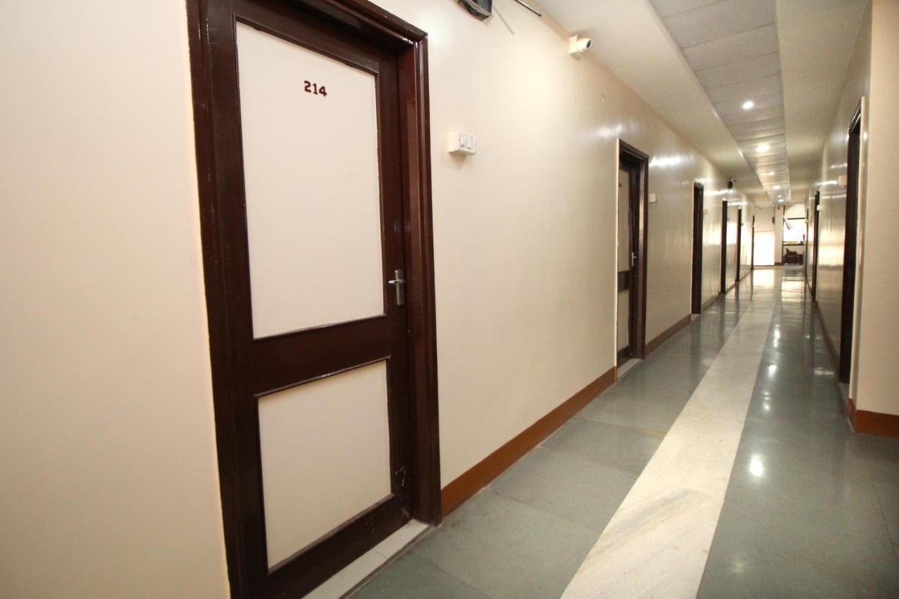 Hotel Gomatgiri Aurangabad  Bagian luar foto